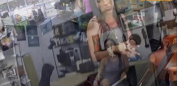  Woman sells her violin and gets pounded